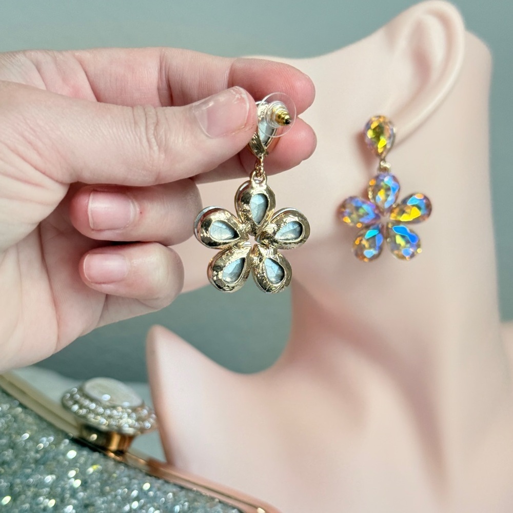 Multicolor Crystal Flower Earrings Women’s Earrings - Picture 4 of 5